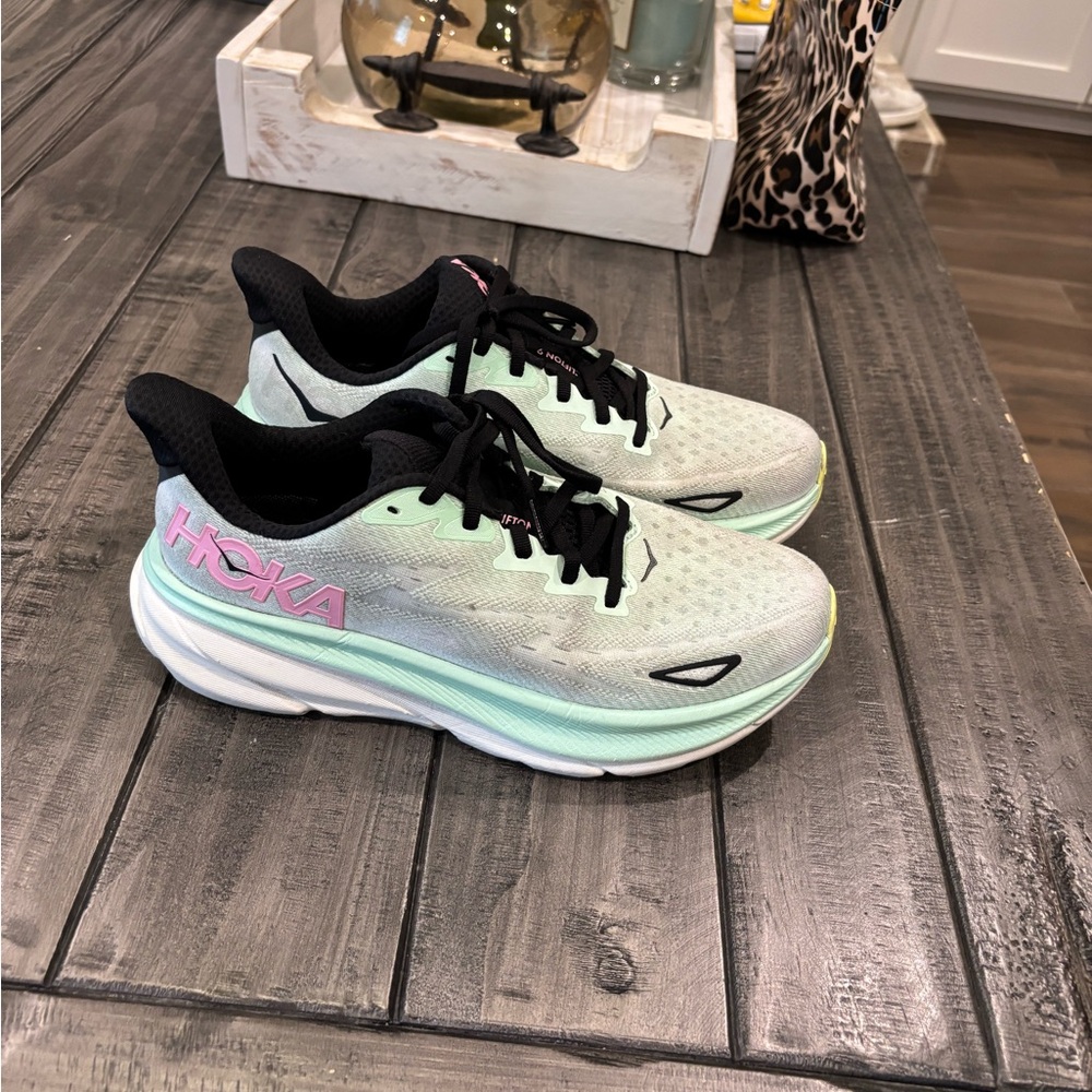 Hoka Clifton 6